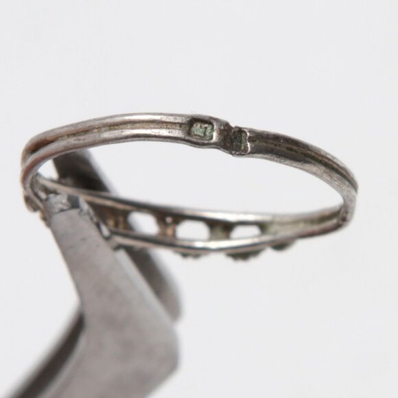 Vintage Silver Link Band Ring Delicate Minimal Understated Pinky Ring - Picture 9 of 13